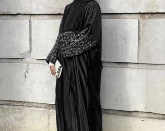 Lina : Luxurious Embroidered Pocket Abaya with matching Hijab in Black for Eid