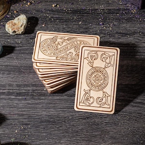 Drewniany Tarot Marsylski kolor PENTAKLE 14 kart, Spersonalizowana talia Tarota, grawerowana talia Tarota, narzędzie do wróżenia