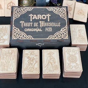 Baraja de Tarot de Marsella en madera, 78 cartas grabadas con caja de madera personalizada, regalo de adivinación para brujas.