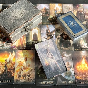 Runentarot houten kist, tarot in houten kist en spreidbord, gepersonaliseerd waarzeggerijcadeau, toekomstig leeshulpmiddel, tarotdeck