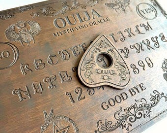 Gotisch ouijabord met planchette: Victorian waarzeggerij