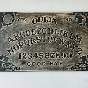 Ouija Holzbrett: 38 x 43 cm Talking Spirit Board, Okkultes Spiel (Defekt auf der Rückseite)