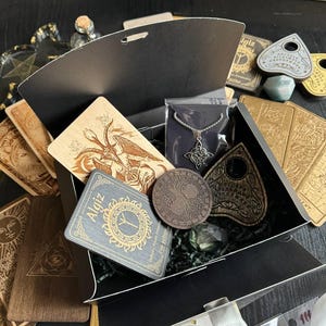 Caja misteriosa mágica, caja sorpresa esotérica, regalo de bruja, regalo de Navidad esotérico, almacenamiento de cristales
