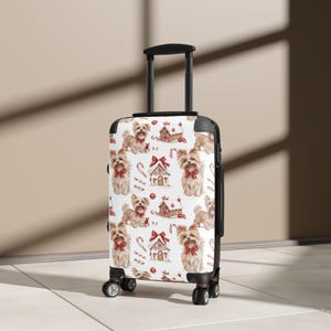Yorkie kerstkoffer, vakantiebagage met Yorkshire Terrier-ontwerp, feestelijke reistas, snoepriet en peperkoekthema