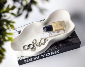 Cuenco blanco ondulado Lago: Plato minimalista para joyas y llaves, decoración para la entrada