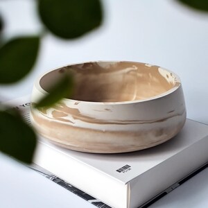 Handgjord skål i svart och vit marmor: Soffbordsbricka, nyckelhållare 4 Beige&White Melang