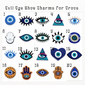 Könnte beinhalten: Zwanzig bunte Schuhcharms mit dem bösen Blick in verschiedenen Designs, darunter eine Hand, ein Dreieck und ein Herz. Die Charms sind von 1 bis 20 nummeriert.