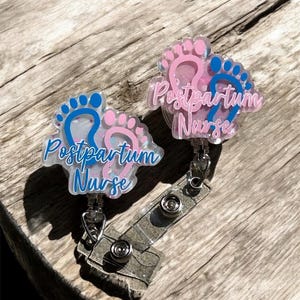 Carretel de crachá para enfermeira pós-parto: pés de bebê, porta-identidade com glitter
