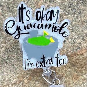 Porta credencial retráctil de guacamole: divertido y gastronómico