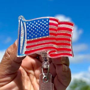 American Flag Badge Reel: Patriotic ID Holder