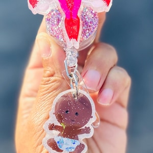 Lustiger und funkelnder Uterus mit einziehbarer Baby-Abzeichen-Rolle - L & D Krankenschwester Ausweisrolle - Netter weiblicher Gesundheits-Krankenschwester-Ausweishalter - einzigartige OB-Abzeichen-Rolle