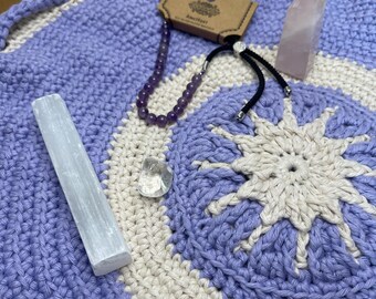 Sun & Moon Crochet Crystal Bag Set – Lilac Ritual Pouch with Rose Quartz, Amethyst Bracelet and Selenite – Witchy Gift