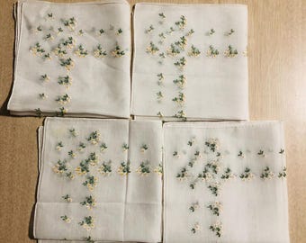 Vintage Embroidered Daisy Handkerchiefs
