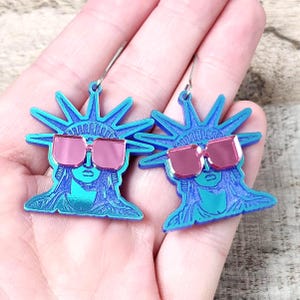 Funny Statue of Liberty Acrylic Earrings: Quirky Patriotic Jewelry