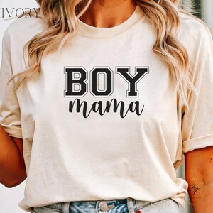 Varsity Letter Boy Mama Camisa, Revelación de Género, Regalo de Baby Shower, Nueva Mamá, Esperando, Esposa, Día de la Madre, Posparto, Anuncio de Embarazo