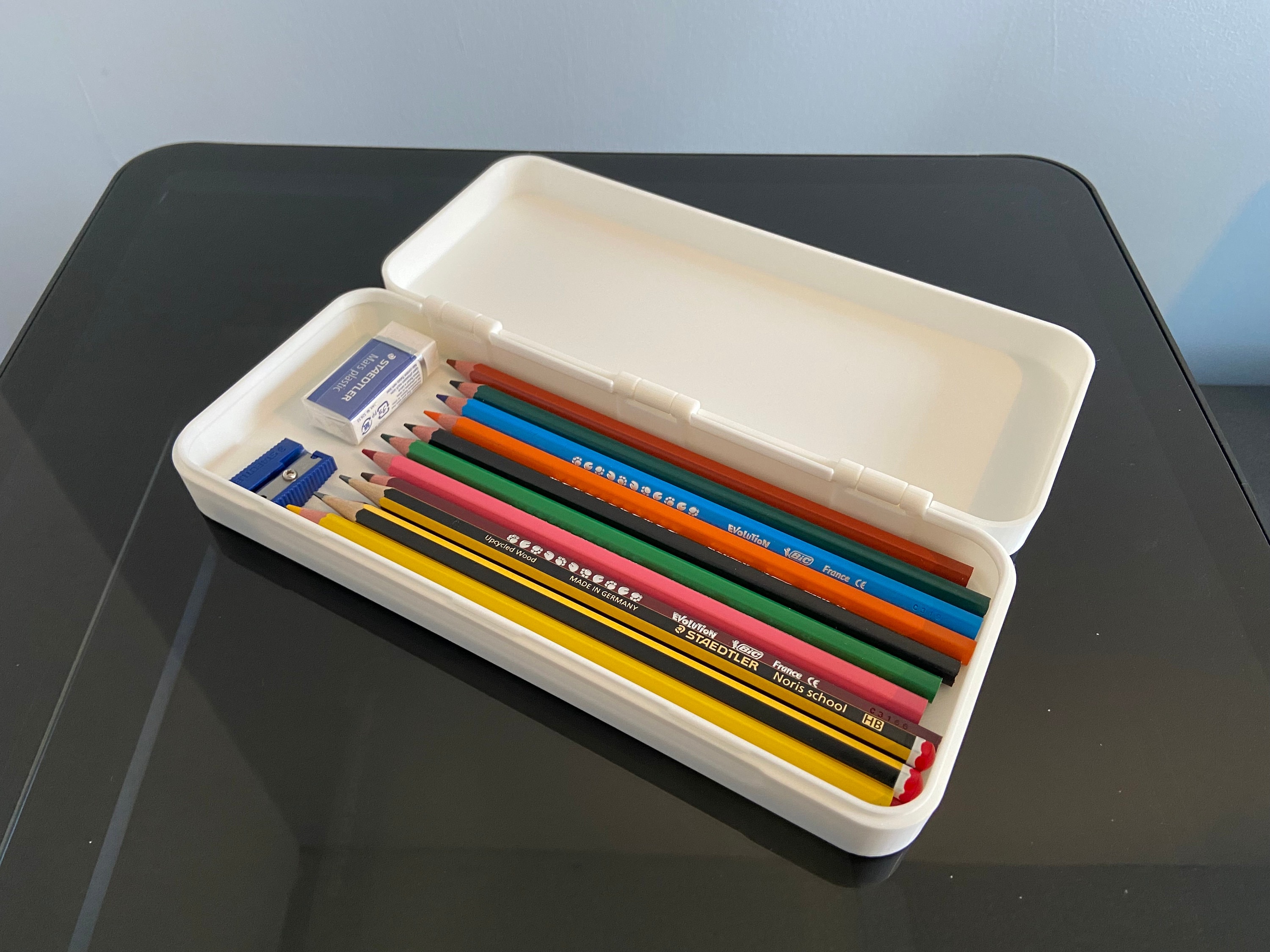 STL File for a Pencil Case With a Snap Fit Lid (200 X 90 X 39mm