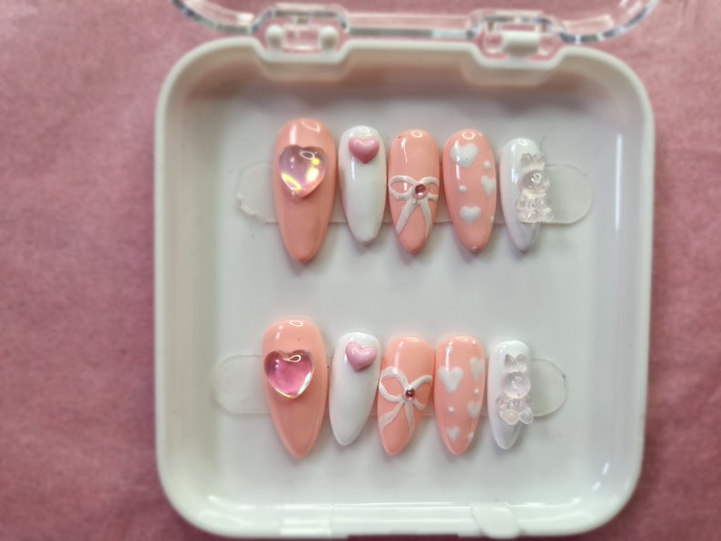 Pretty in Pink Press on nails image 2