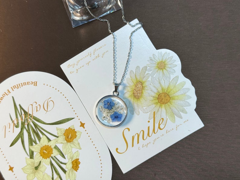 Forget Me Not Necklace, Real Pressed Flower NecklaceWildflower Necklace, Resin Jewelry, Handmade, Unique Gift for Her, Bridesmaid Jewelry zdjęcie 5