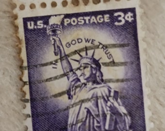 Timbre-poste américain .3cent.Statue de la Liberté.Purple.RARE.In God we trust.1954.