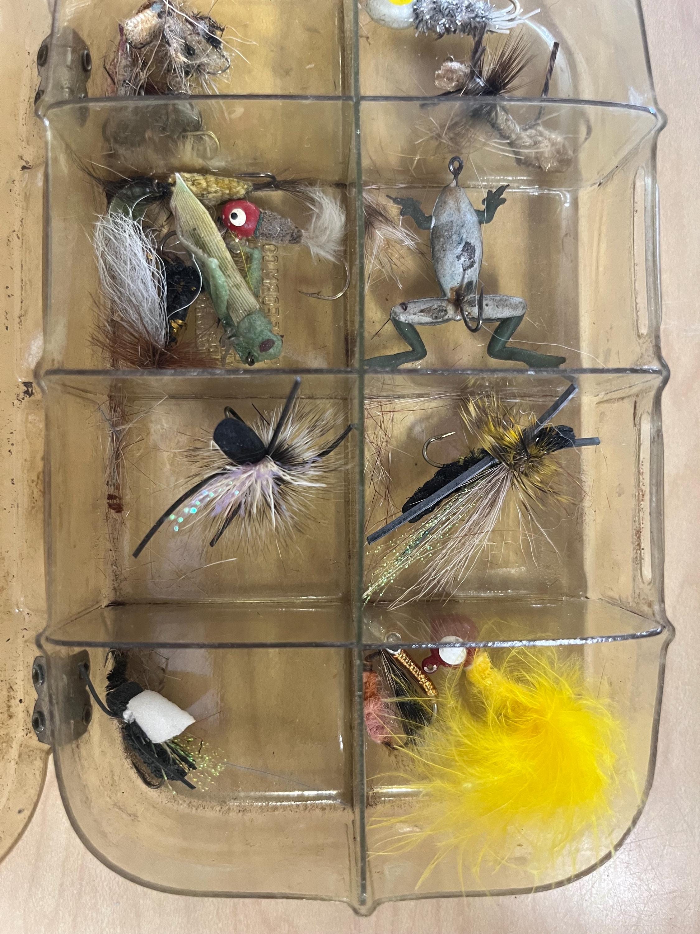 Boîte à Mouches Vintage Avec Plus De 45 Mouches De Pêche à La Mouche