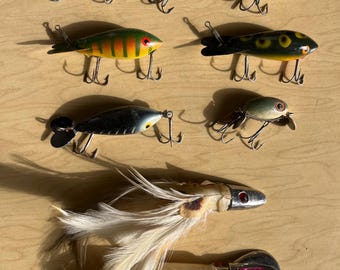 lot of 8 vintage lures