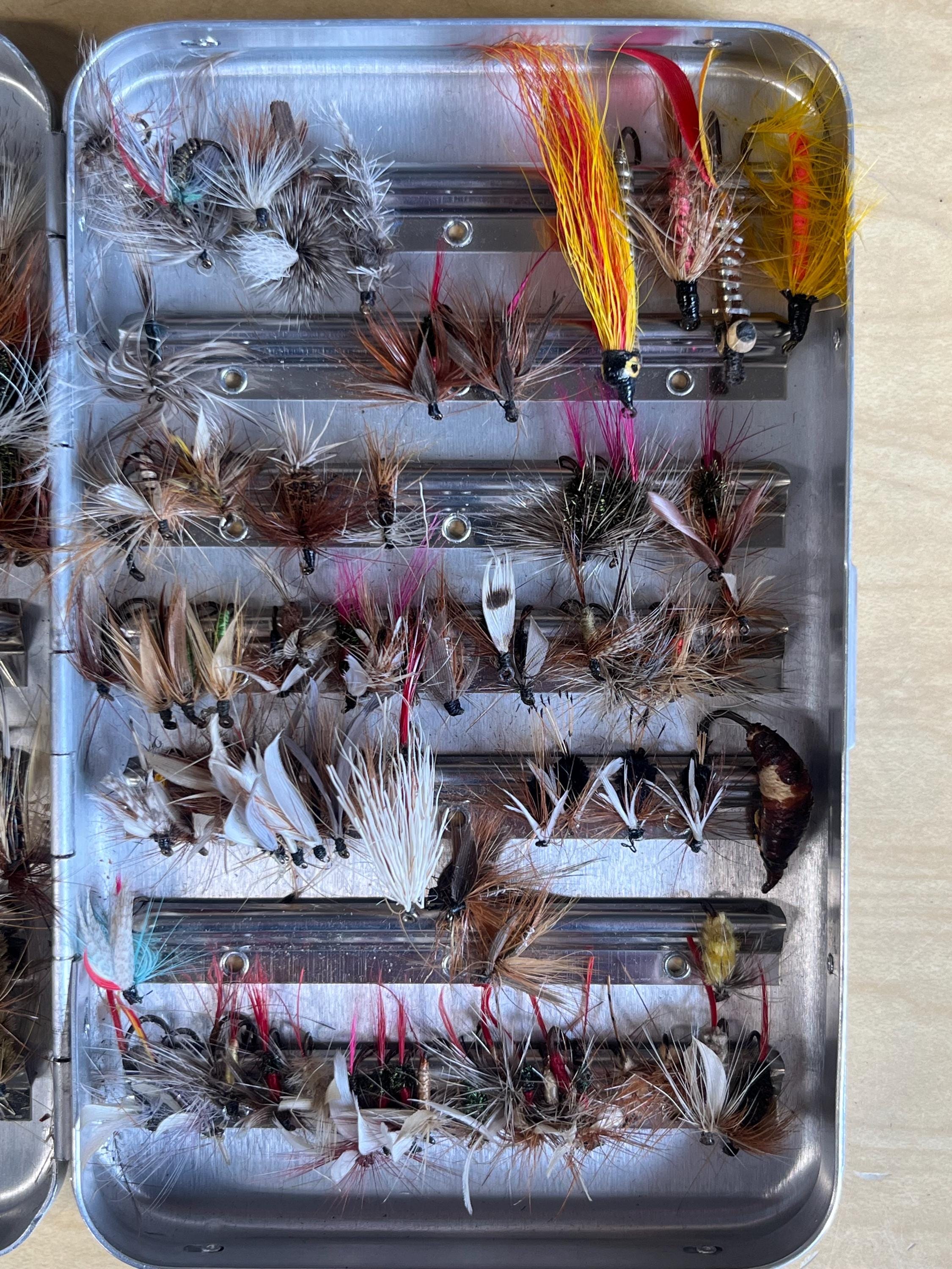 Boîte De Pêche Perrine #101 Vintage + 18 Mouches Streamer (truite, Saumon) – Occasion