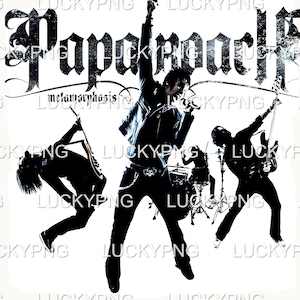 Puede incluir: Imagen en silueta en blanco y negro de una banda de rock actuando en un escenario. Los miembros de la banda están en silueta contra un fondo blanco. El nombre de la banda, "Paperchach", está escrito en una fuente grande y en negrita en la parte superior de la imagen. La palabra "metamorfosis" está escrita en una fuente más pequeña debajo del nombre de la banda.