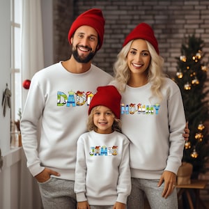 Sudadera con nombre de Toy Story personalizada, sudadera con capucha de cumpleaños a juego con la familia de Toy Story, jersey de cuello redondo de Toy Story Land, suéter de Disney Woody Jessie Buzz