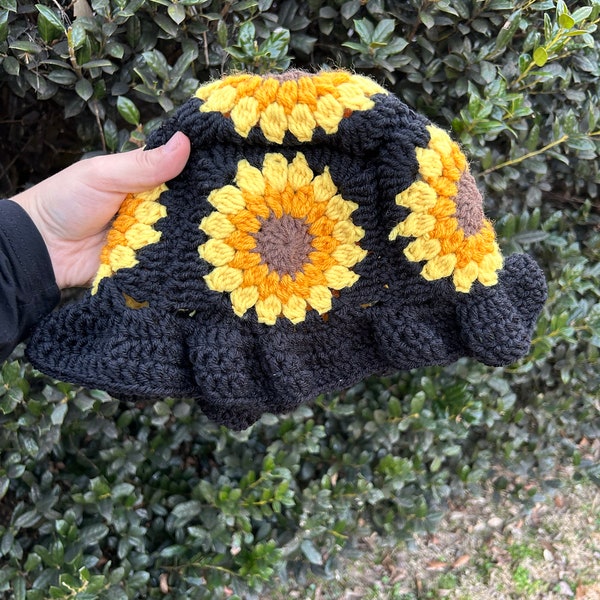 Crochet sunflower bucket hat