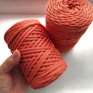 Polyester haakkoord 5 mm: plat macramégaren voor het maken van tassen, diverse kleuren, 110 m