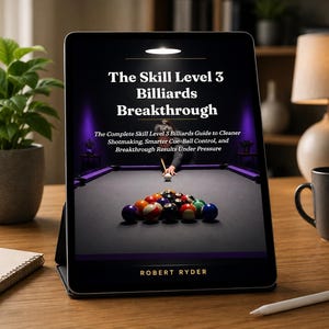 Może przedstawiać: Tablet cyfrowy wyświetlający okładkę książki The Skill Level 3 Billiards Breakthrough autorstwa Roberta Rydera. Okładka przedstawia osobę celującą kijem bilardowym w zestaw bil na szarym stole, z fioletowymi akcentami świetlnymi.