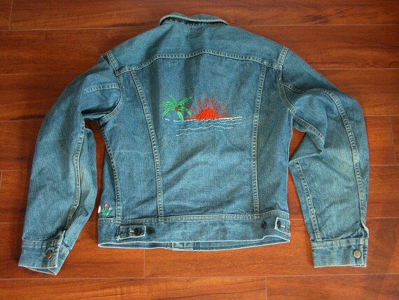 LEE RIDER Embroidered Blue Denim Jacke Wms Sz M D… - image 8