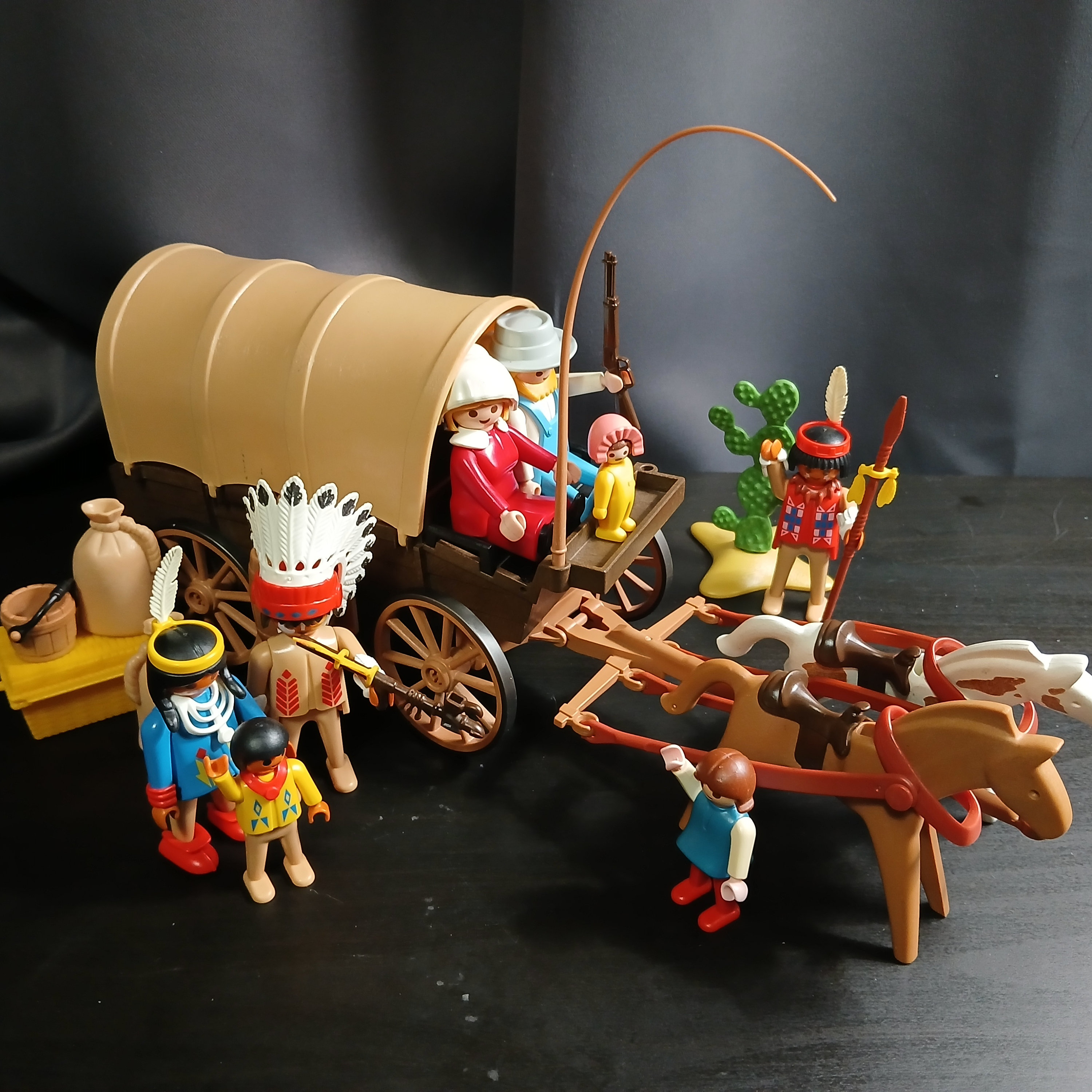 Playmobil 3278 Old West Settler Wagon W/family and Native American