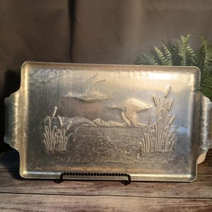 Hammered Silver Aluminum Metal Ducks in Flight Serving Tray | Flying Ducks Tray | Bar Cart Tray | Hunter Chic - 1950's