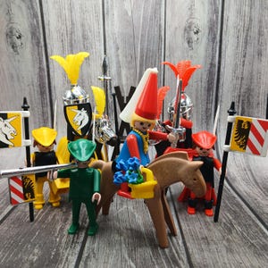 Conjunto de brinquedos vintage Playmobil Medieval Knights com bonecos, cavalos, armas e muito mais! - 1974