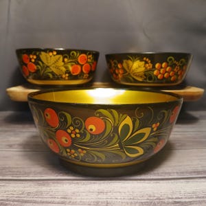 Set of Three Lovely Russian Hand Painted Wooden Bowls - 3 Khokhloma Folk Art Design in Black, Red & Gold - 1970&#39;s