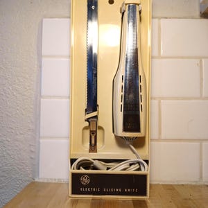 Vintage Wall Mounted General Electric Carving Knife 33EK1 Yellow/Brown - 1960&#39;s w/Reciprocating Blade Works Great!!