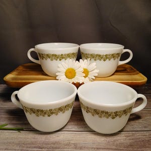 Set of 4 Vintage Pyrex Spring Blossom / Crazy Daisy Coffee or Tea Cup - White with Green Flowers - Mid Century Glassware - Retro Kitchen