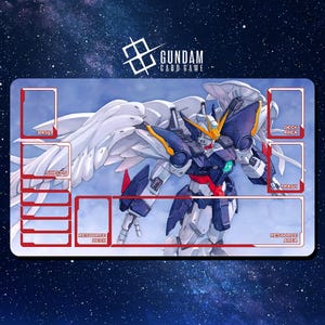 ガンダムカードゲームプレイマット - ガンダムウィングゼロ EW - 24インチ×14インチ (600 x 350 mm) - エッジステッチ入りプレイマット/デスクマット