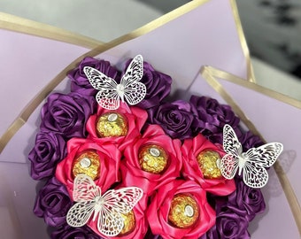 Arreglo de Rosas Eternas con Chocolates