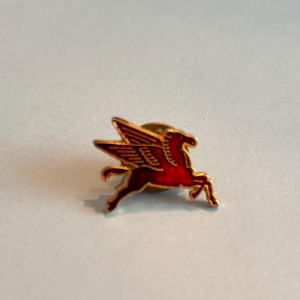 Vintage Mobil Oil Pegasus Lapel Pin
