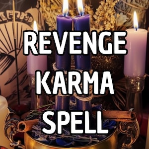 Puede incluir: Un arreglo de velas encendidas en tonos morados y blancos, con el texto "REVENGE KARMA SPELL" en blanco. Un cuenco dorado con palitos de canela y una bola de cristal en primer plano, con hierbas secas en el fondo.