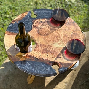 Outdoor Wine Table with Glass Holder Custom Epoxy Resin Coffee & Picnic Tables Handmade Wooden Wine Rack Mother Day Gift zdjęcie 3