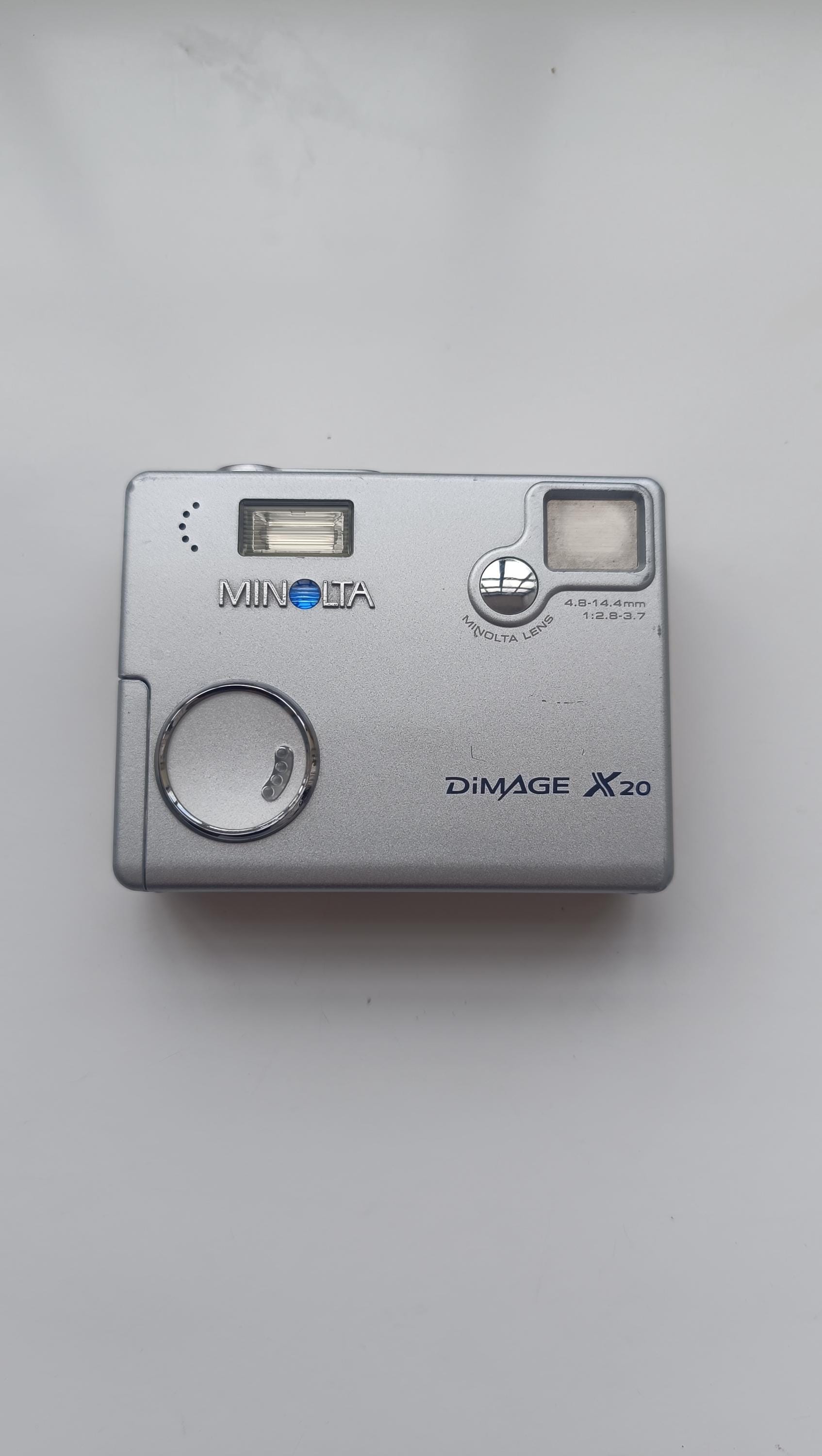 Minolta Dimage X20 Digital Camera – Compact 3.2MP Vintage Point 