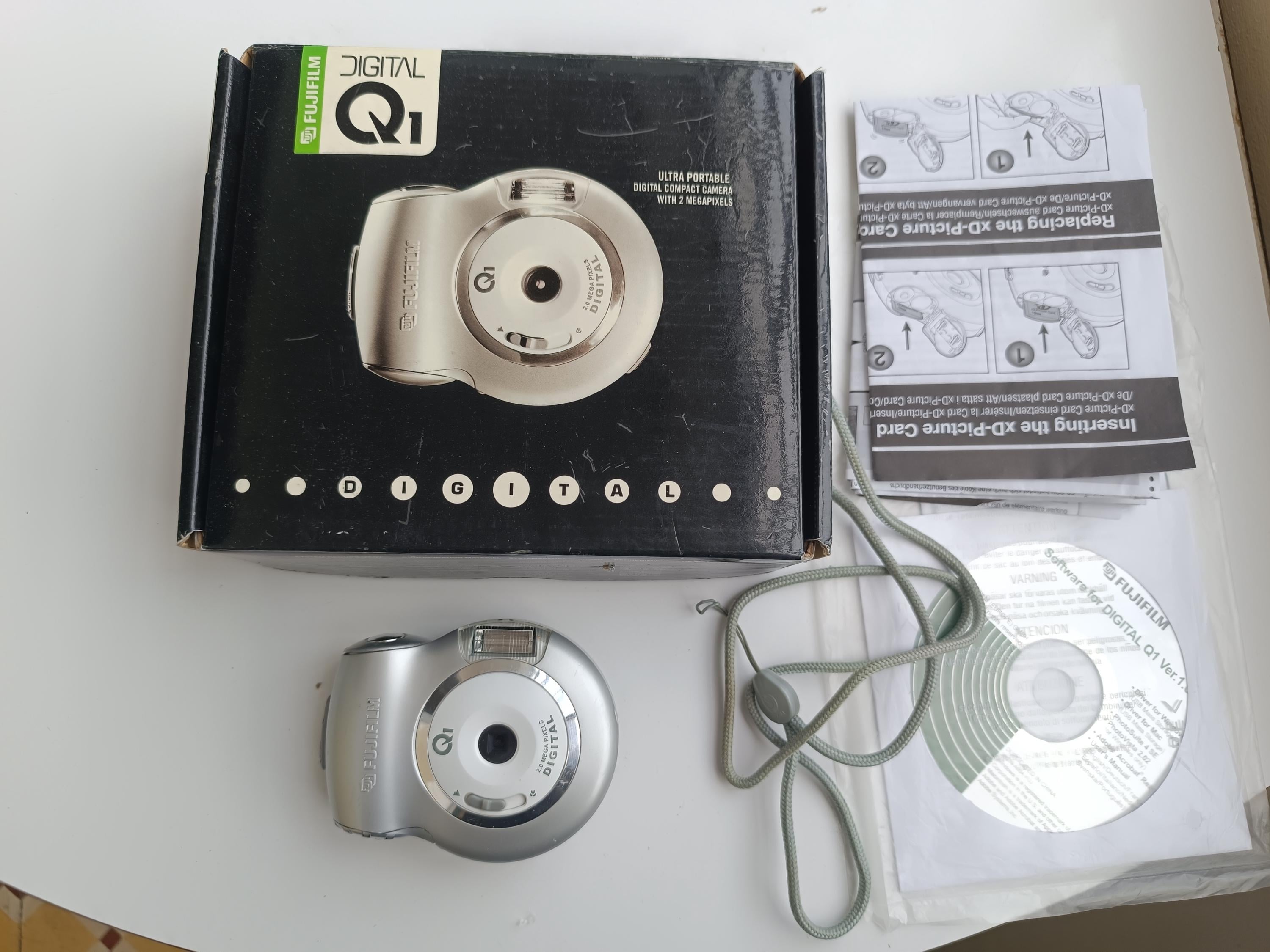 【希少】FUJIFILM Q1 DIGITAL 4.0 Ir Fujifilm Japan Releases Q1 Digital 4.0 Ir - Reviewed