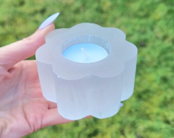 Portacandele in selenite a forma di fiore: decorazione in cristallo naturale