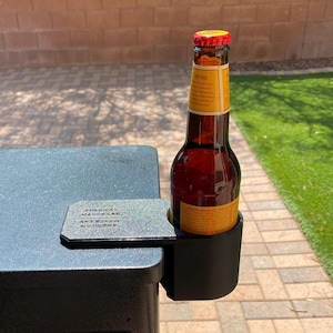 Soporte magnético para bebidas para la parrilla o ahumador