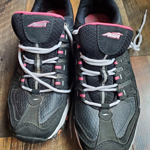 Women's Avia Athletic Shoes size 9 Used