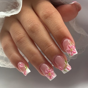 Kirschblüten Pink Press-On Nails - Handgefertigter glänzender Schimmer mit Kirschkunst (Mandelform)