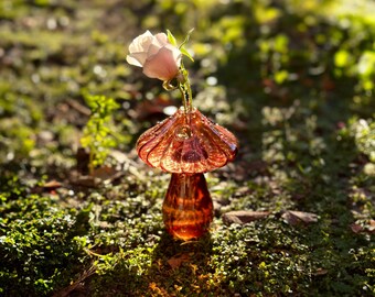 Glass Mushroom Bud Vase, Floral Home Decor, Mushroom Decor, Creative Flower Vase, Plant Lover Gift, Small Vase for Flower, Housewarming Gift